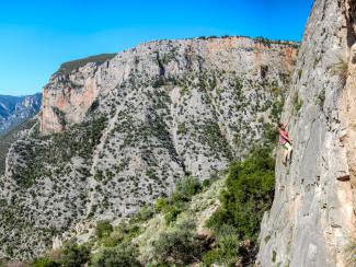 Climbing Leonidio, Twin caves, Limoncello